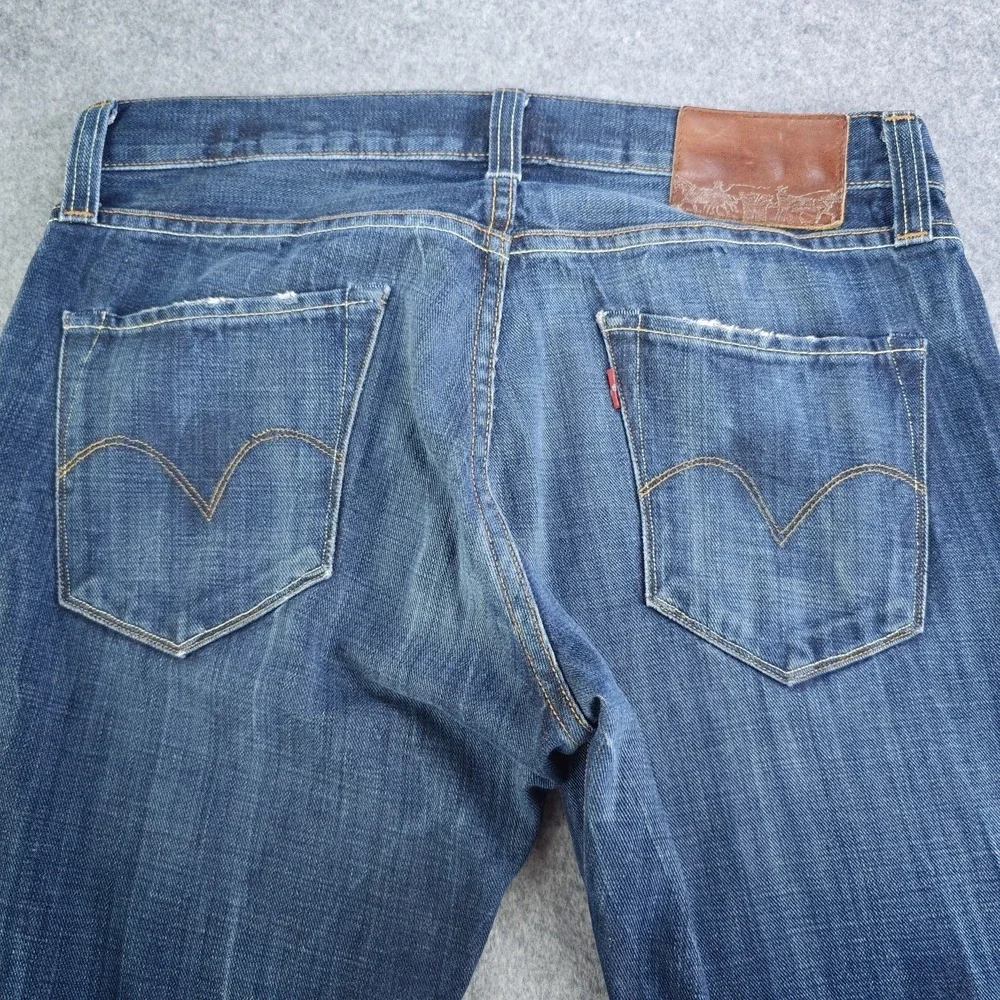 Levis experience clean reach